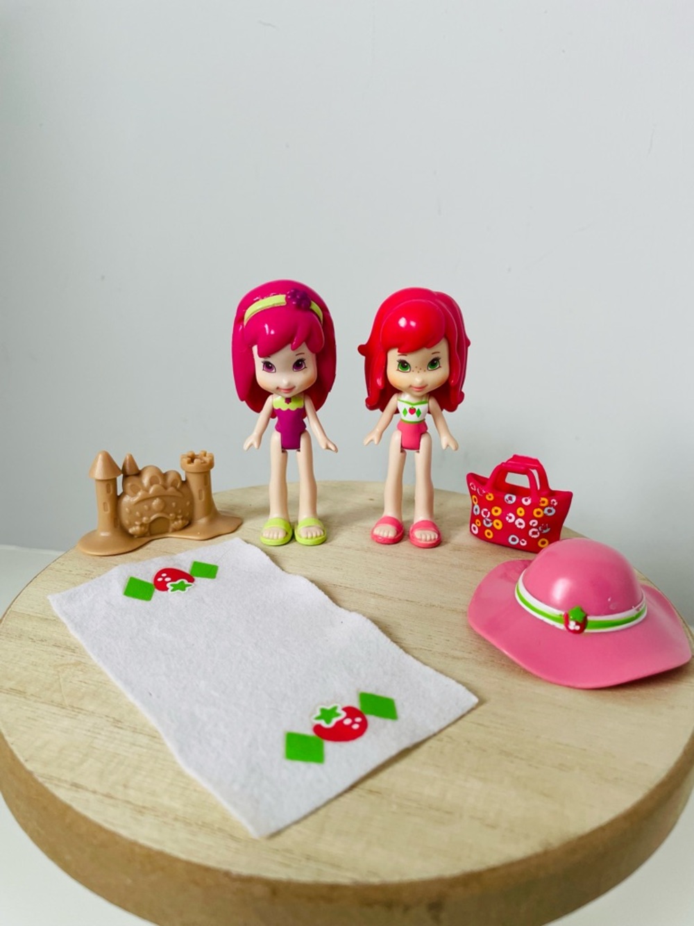 Strawberry Shortcake & Raspberry Torte Doll Beach Day Flip Flops Sand Castle